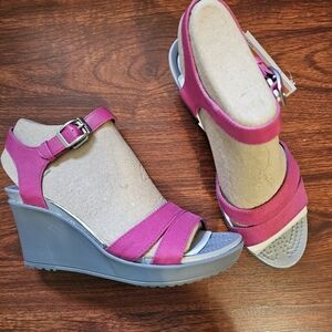 Crocs Leigh Wedge 2 Sandals, Size 6
